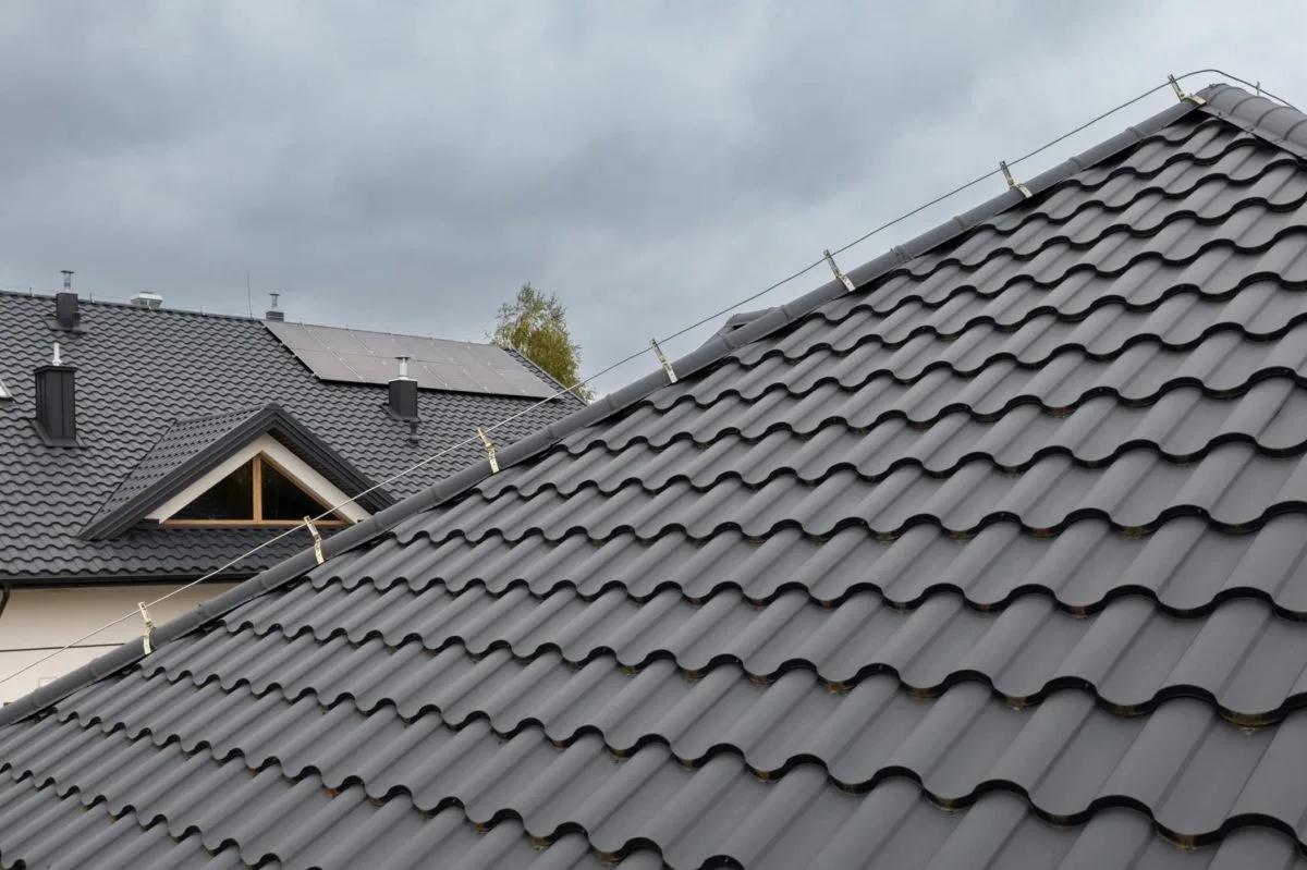 Tôle imitation tuile Centro Gris Anthracite mat